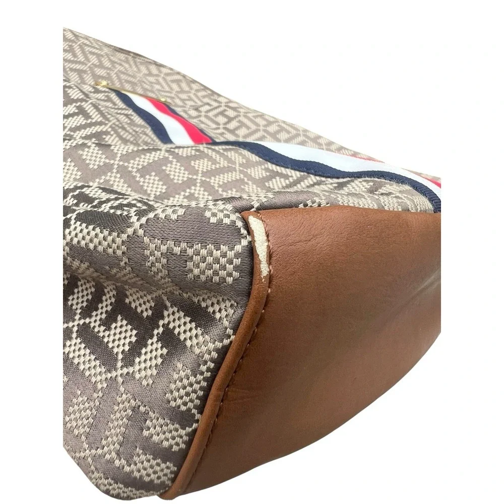 Tommy Hilfiger Backpack Signature Logo Print